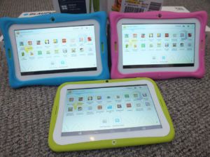 Blaupunkt 4 Kids Android Tablet mit und ohne Schutzhülle in den Farben Rosa und Blau